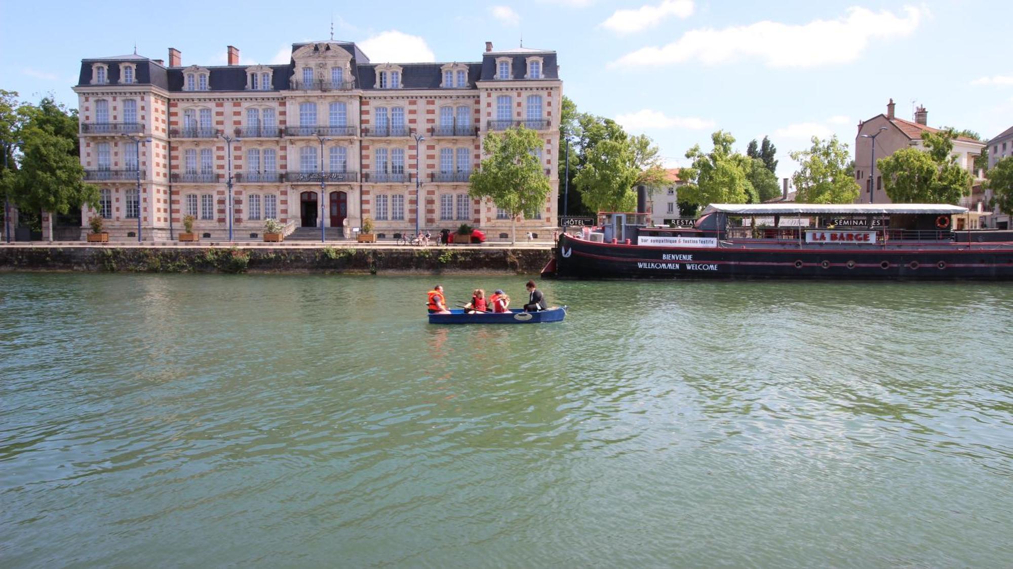 Le Gite Embarque - Gere Par Presta-Zen'Services - Barque Electrique En Supplement Verdun-sur-Meuse Eksteriør bilde