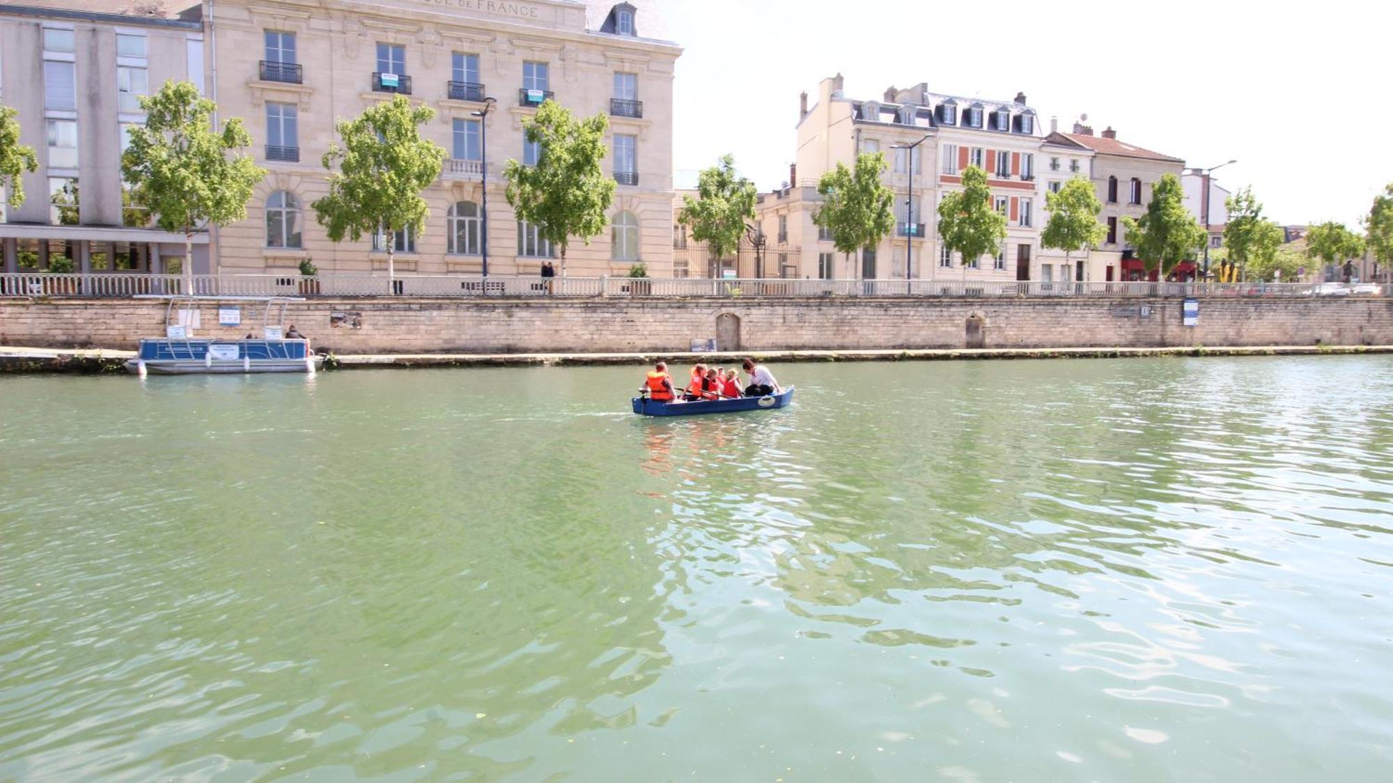 Le Gite Embarque - Gere Par Presta-Zen'Services - Barque Electrique En Supplement Verdun-sur-Meuse Eksteriør bilde