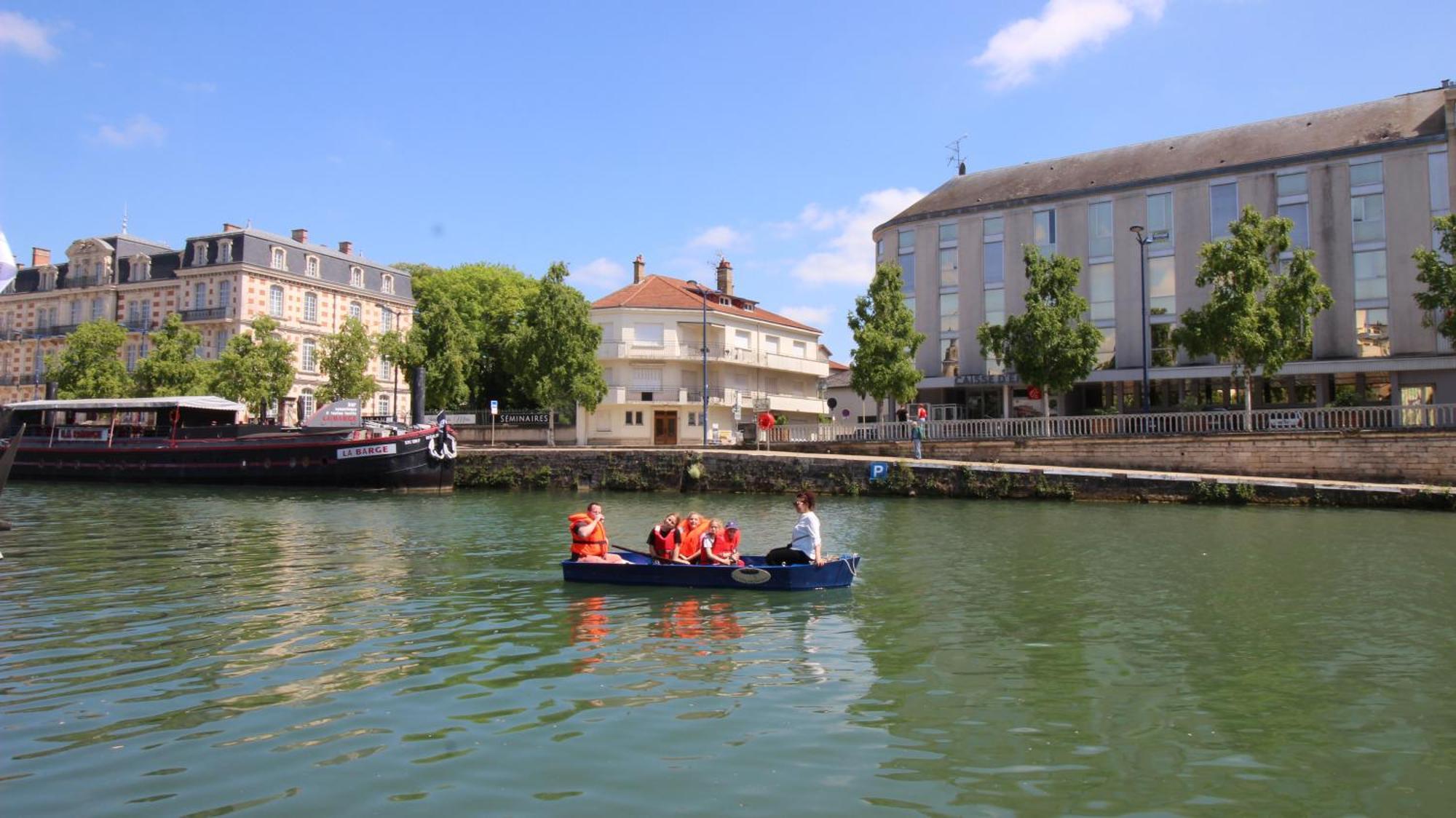 Le Gite Embarque - Gere Par Presta-Zen'Services - Barque Electrique En Supplement Verdun-sur-Meuse Eksteriør bilde
