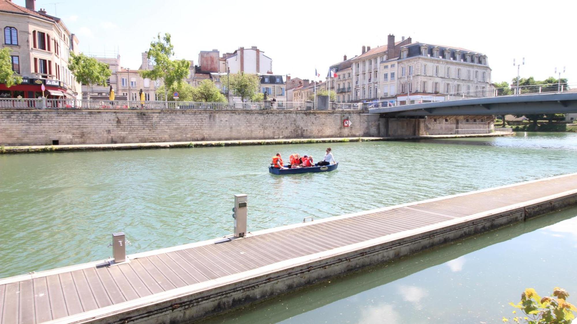Le Gite Embarque - Gere Par Presta-Zen'Services - Barque Electrique En Supplement Verdun-sur-Meuse Eksteriør bilde